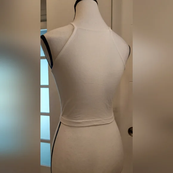 Charlotte Russe Cream Lace-Up Crop Top - Picture 4 of 7